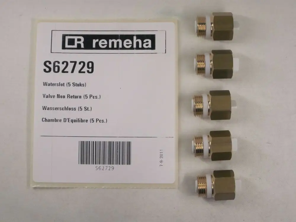 Fünf Remeha Wasserschlösser mit Gewinde und weißen Dichtungen auf Verpackung, die Artikelnummer S62729 zeigt.